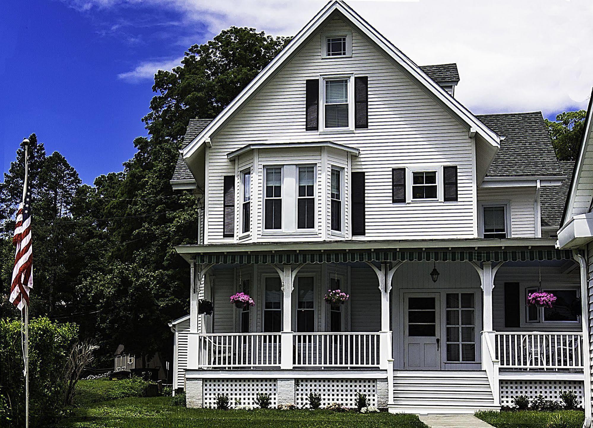 Homestead Inn New Milford Exterior foto
