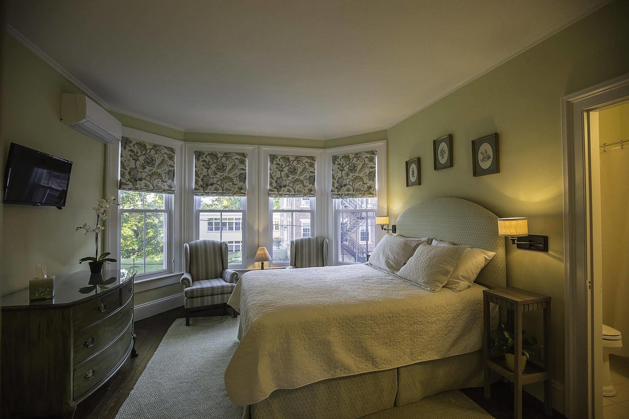 Homestead Inn New Milford Exterior foto